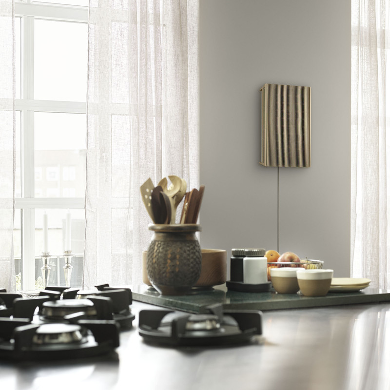 Bang & Olufsen Beosound Level - Portable Multiroom Wi-Fi Speaker, Gold Tone Alu/Light Oak - Image 3